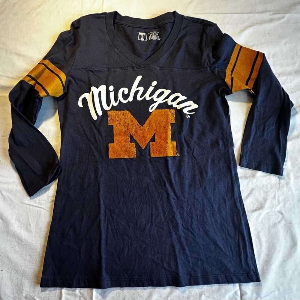 Michigan Sz XS 3/4 Length Slv Jersey Vneck‎ Shirt NWOT
